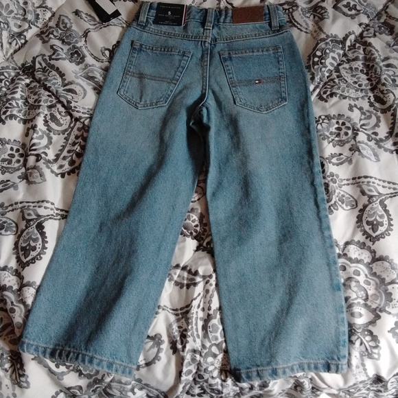 Tommy Hilfiger Boys Size 5 Baggy Fit Light Stonewash Jean - Picture 2 of 6